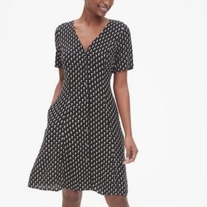 NWT Gap Short-Sleeve Button Front Dress
